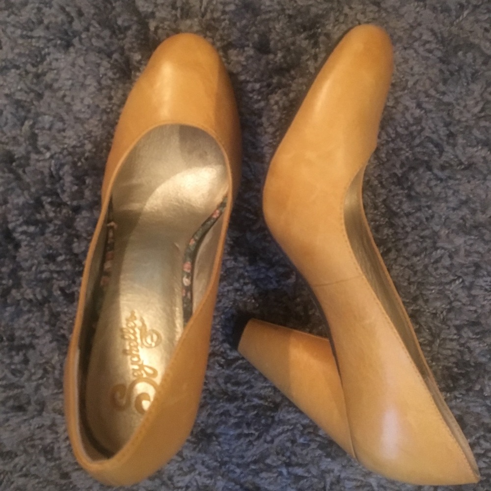 Seychelles pumps